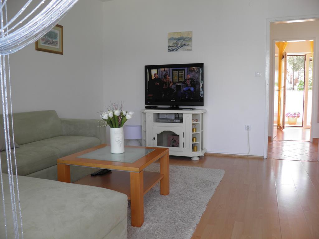 Apartment Adria Трогир Екстериор снимка